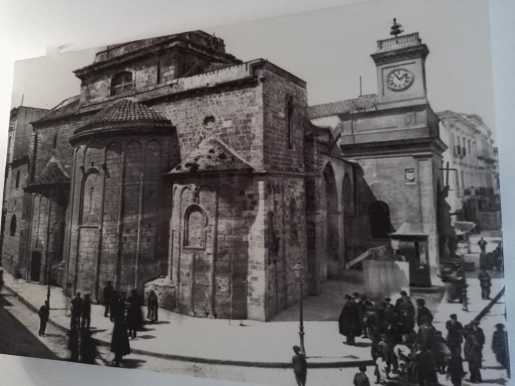 B&B Al Vecchio Borgo บาร์เลตตา ภายนอก รูปภาพ